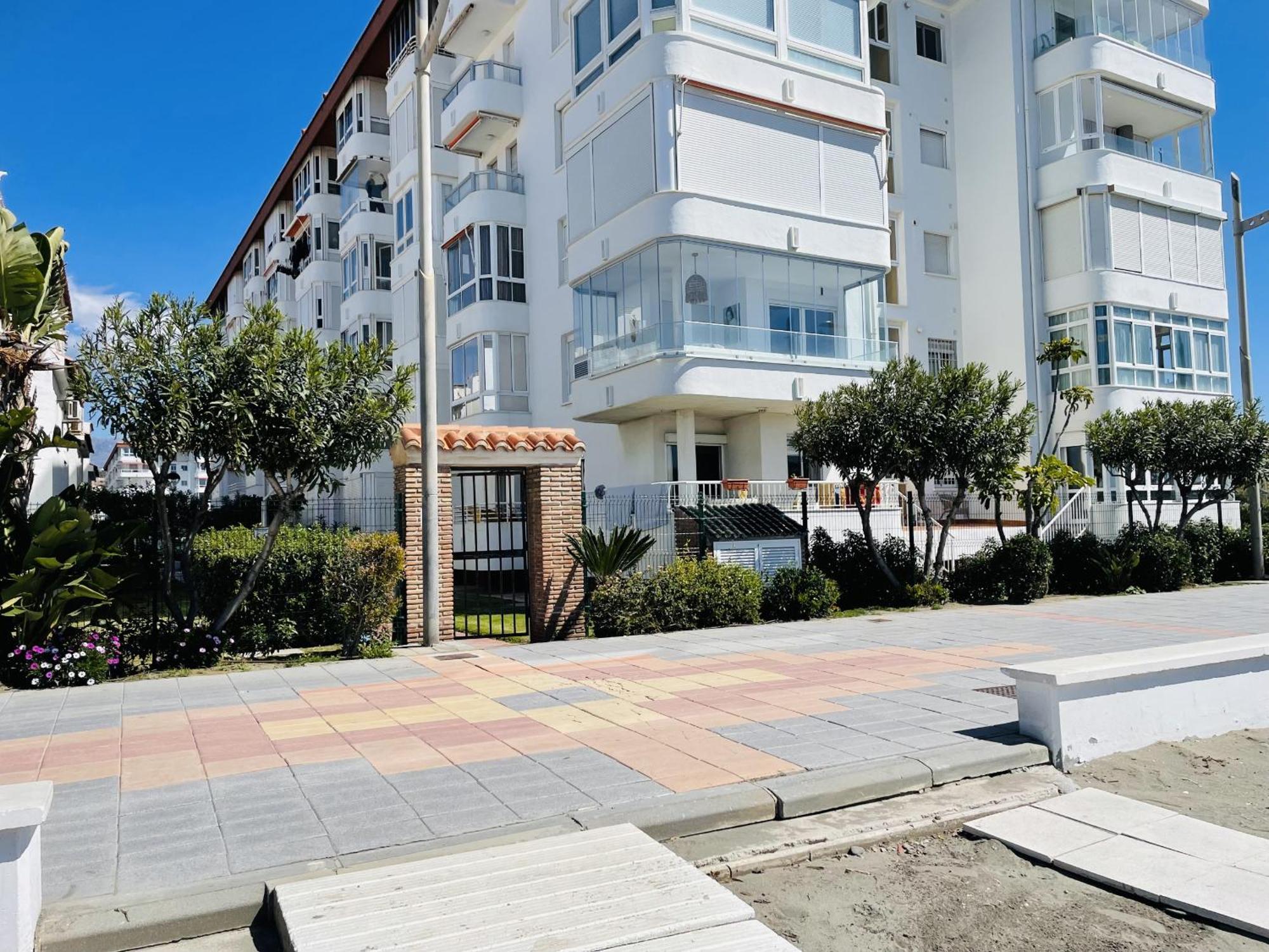 Apartamento Laguna Beach At Home Torrox Dış mekan fotoğraf